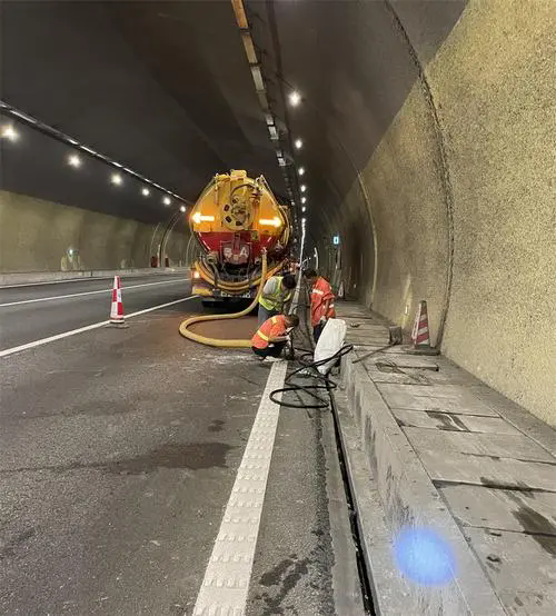 涡阳隧道排水渠清淤